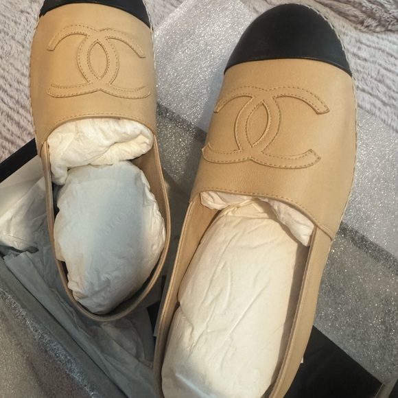 CHANEL Tan and Black Espadrilles - Picture 12 of 13